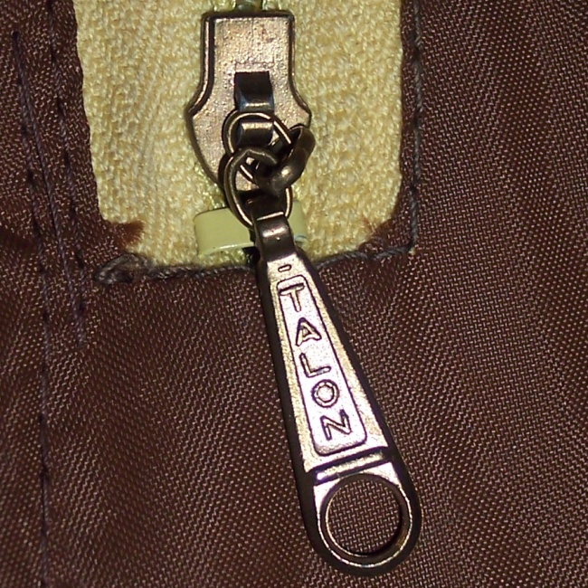 Original vs. reproduction Talon zipper